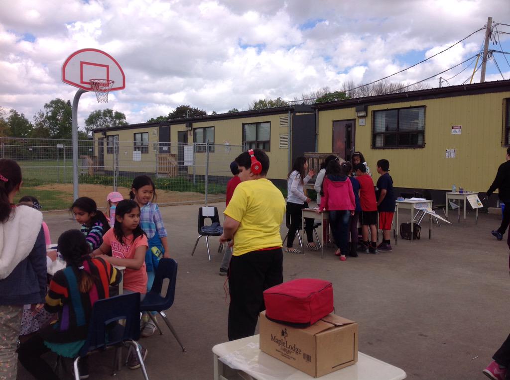 KirkbyClass's tweet image. #kirkbykids #alwaysbeelearning #beefair @TOBeeRescue