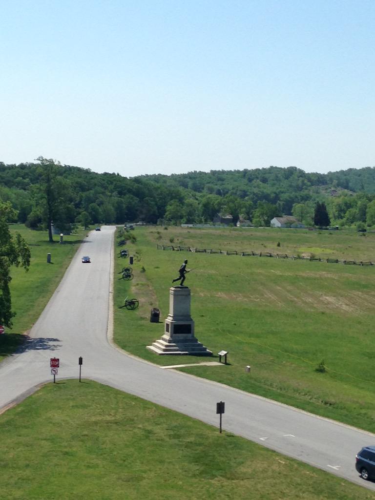 MMSteam12DC's tweet photo. On top of PA monument #BurgtoDC http://t.co/WGnkusnMEY