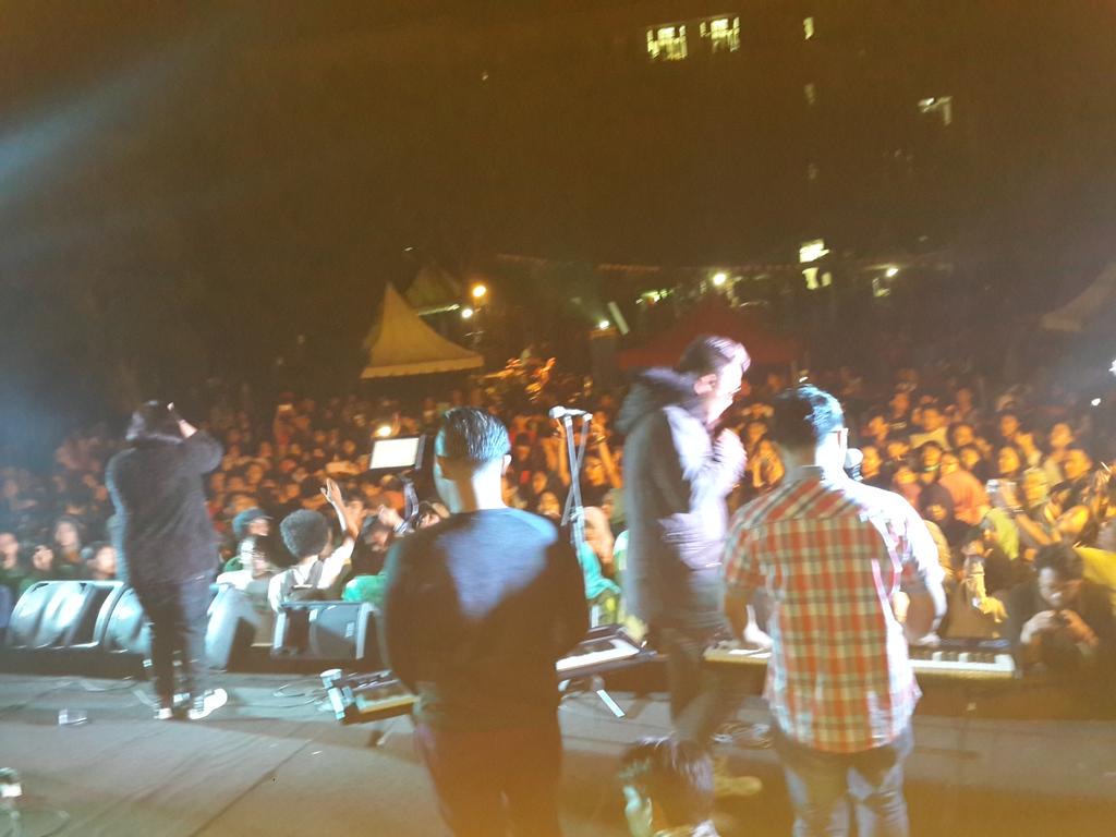 LAST PERFORMANCE <a href="/twotripleO/">#BalikTerluka</a> !! PETJAAAAH!! <a href="/HMS_UPI/">HMS FPTK UPI</a> <a href="/eSKa_UPI/">107.7 eSKa FM UPI</a> @EventUPI