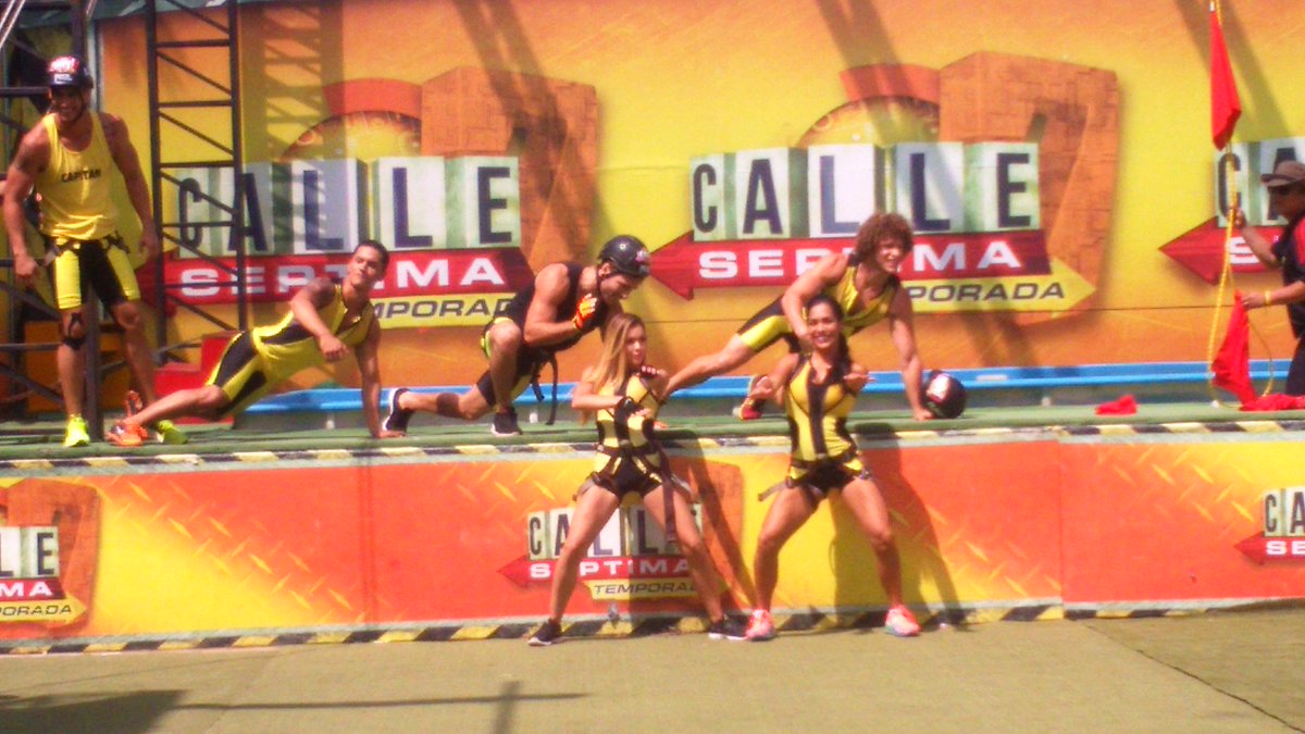 TCdeportesEC's tweet photo. ¿Te gusta el baile de @ArielC7tc? Él no dejó de hacerlo en ningún, ¡Se ha convertido en un gran competidor! http://t.co/3pkj41lJBI