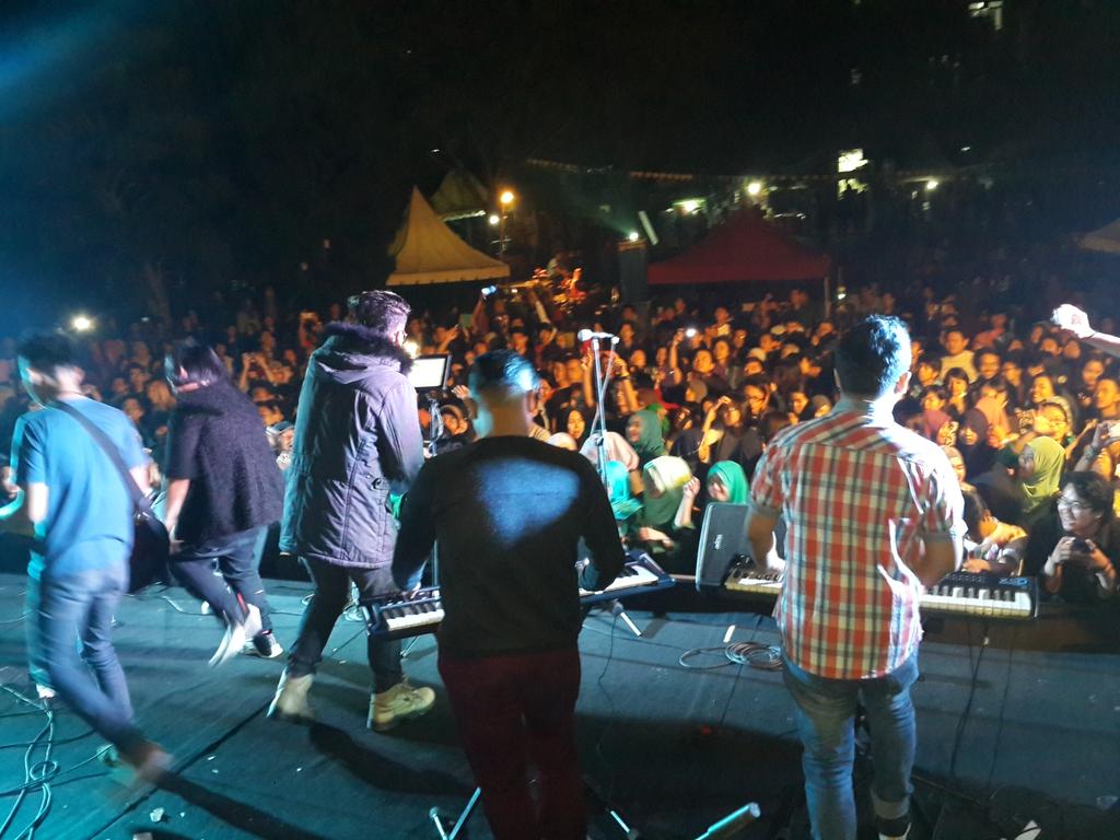 NOW ON STAGE!!! <a href="/twotripleO/">#BalikTerluka</a> <a href="/HMS_UPI/">HMS FPTK UPI</a>