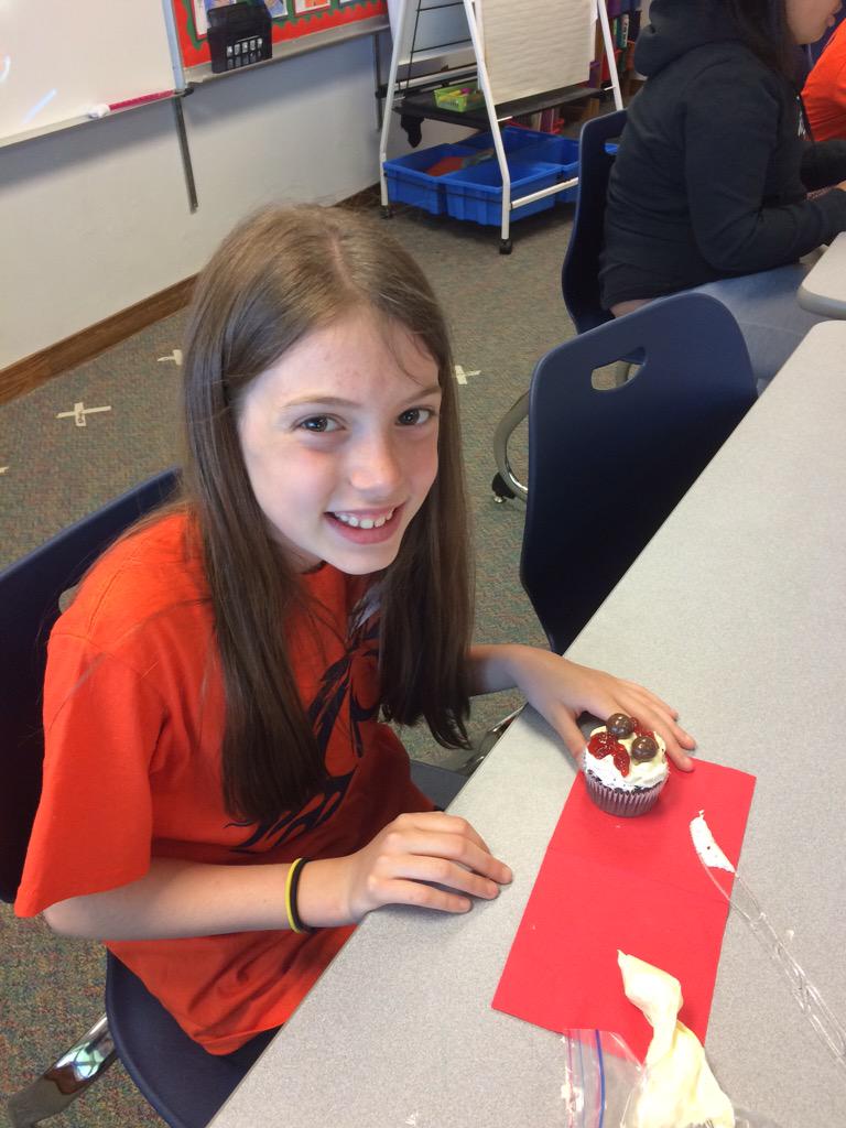 MREteam4's tweet photo. Fun with food! #mustangmadness #CollaborationMRE http://t.co/T2324yLg8W