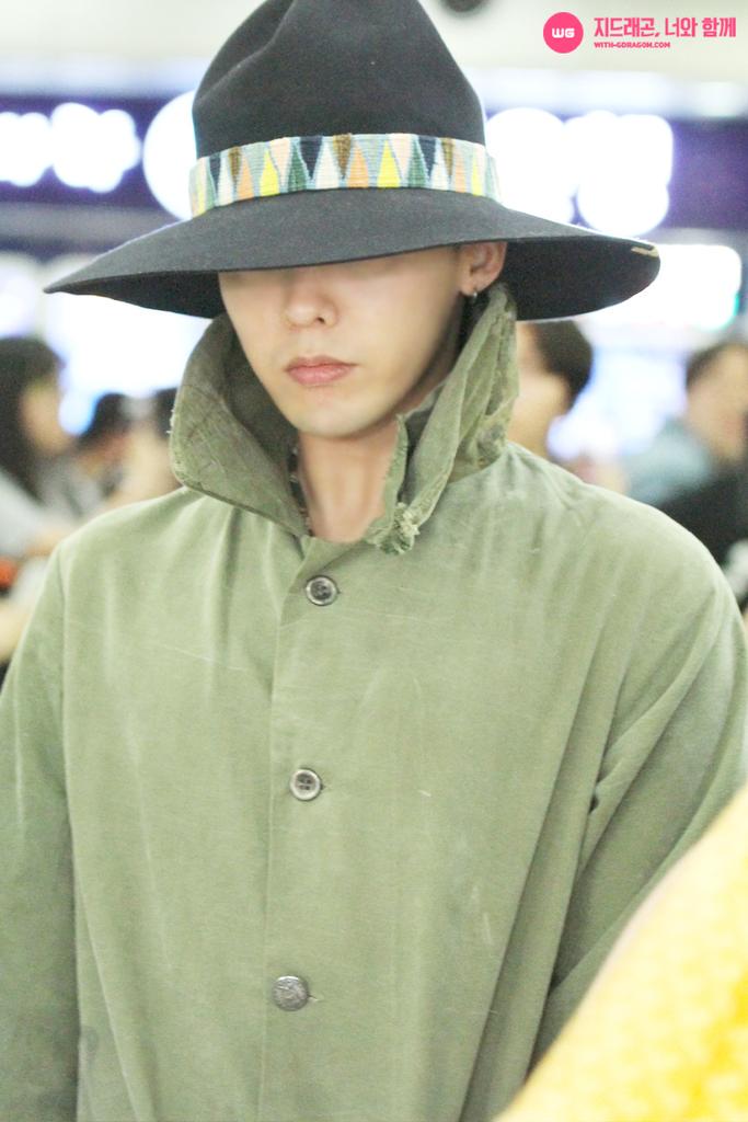 with_gdragon's tweet photo. 20150521지드래곤김포공항✈
지용아..잘생겼어!!!!!!!!😶
너무잘생겼어💕
#gd #gdragon #지디 #지드래곤
#너와함께 http://t.co/XzB0ddLOM7