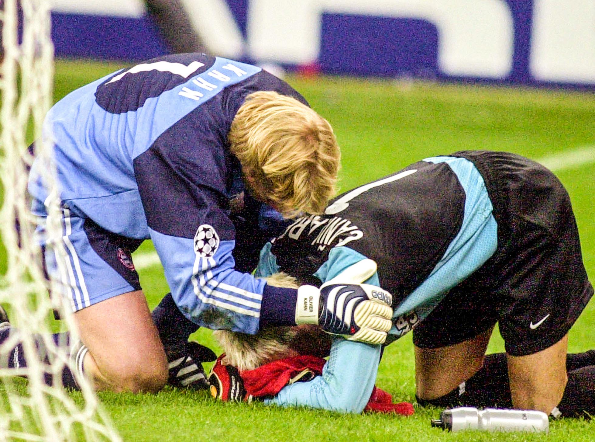 Финал фантазия 2001. Коби 2001 финал. Финал года 2001. Лидс юнайтед валенсия 2000/01. Франция че 2000.