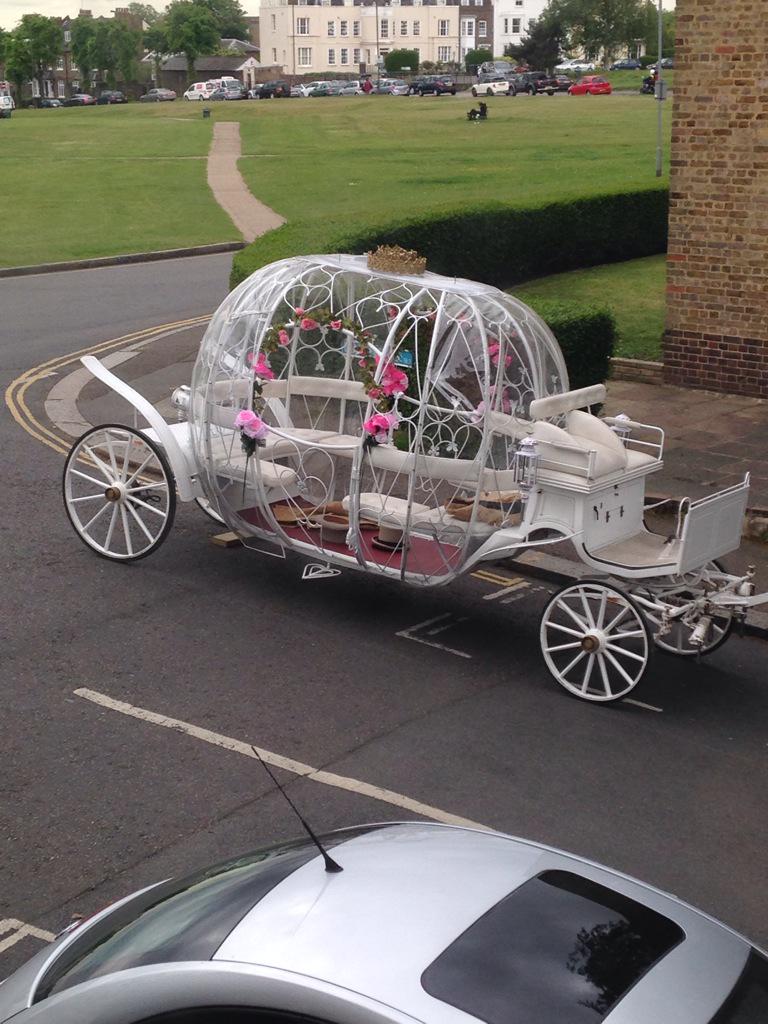 stevenson_anne's tweet photo. @wearese3 Who's getting married? #youseeitallinblackheath http://t.co/oFWpP84e5e