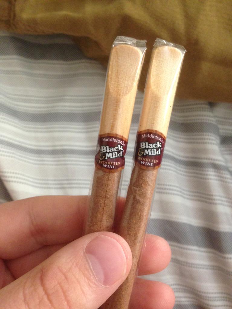 SubParSoftball's tweet photo. Retweet to enter for a chance to win these two mildly aged black &amp; milds. Winner will be announced at 8:30 pm #SAA http://t.co/oSjho8bf8H
