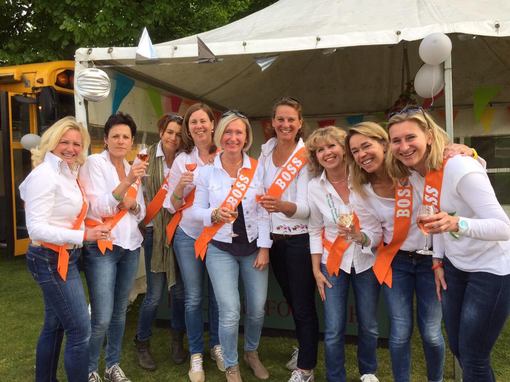 hcmop's tweet photo. En wie is er de baas dit weekend? Meet other    Players toernooi @hcmop ready to start. Nu al een succes dames... http://t.co/ZF3TIVmZ34