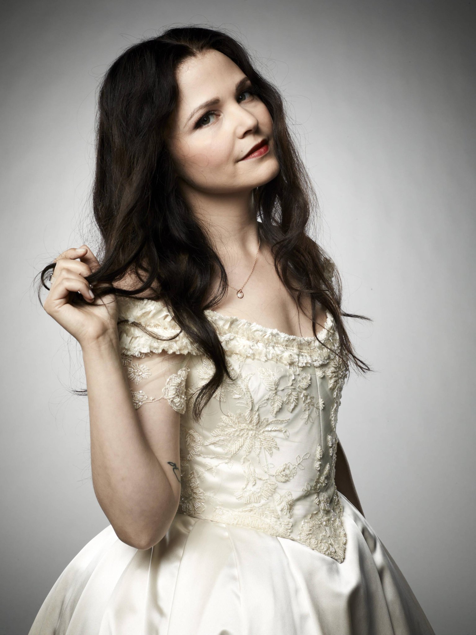 Happy Birthday to the beautiful Ginnifer Goodwin!!!  