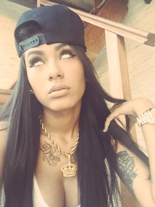 Em me diz uma coisa, pq vc e fulana. não se falam mais.