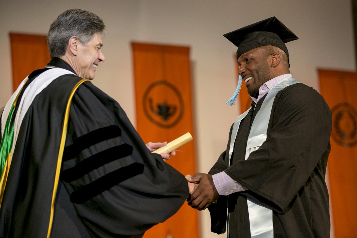 utexascoe's tweet image. Proud of all grads, like NFL champ @priestholmes.  Read about his inspiring journey bit.ly/1RaIXox #UTGrad
