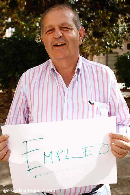 ElSoldAntequera's tweet photo. Último vídeo-entrevista al candidato @javierduqueATQ @PSOEAntequera1 #MunicipalesATQ  http://t.co/k9MS8hkm8Q http://t.co/ezrWIuaVcH
