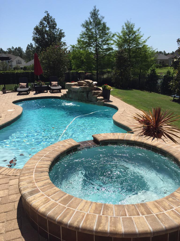 SurfriderPools's tweet image. Great way to start your weekend. #MemorialDayWeekend #FL #poolseason2015