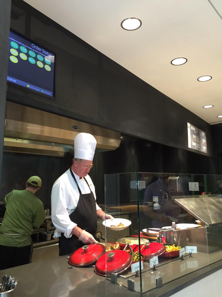 HolyCaesar's tweet image. 伙食还可以就就是要收费！