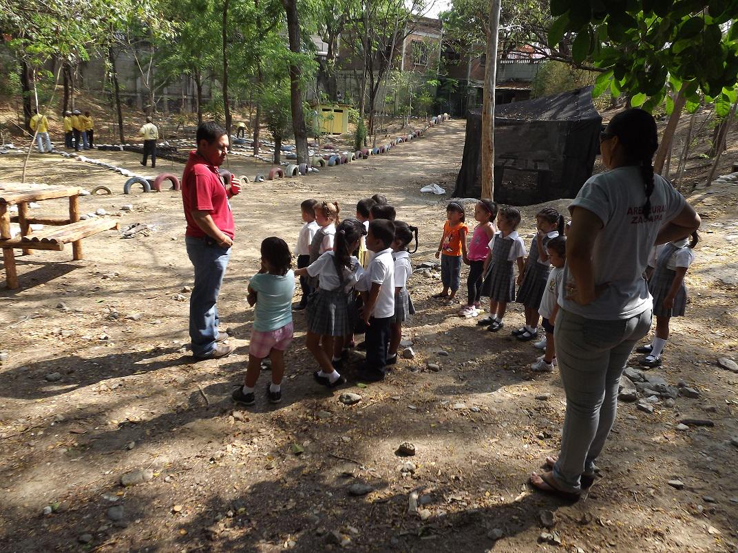 region_oriente's tweet photo. #DRIIIO,conmemora Dia de Diversidad Biologica, con recorrido por sendero interpretativo a niños de párvulos @CONAPgt http://t.co/hftdtUxByk