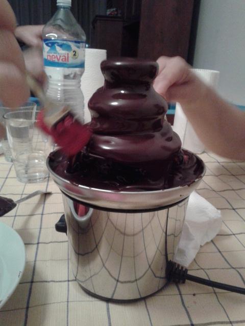 jjavisb's tweet photo. Postres supremos!!! Chocolate modo On. @encarni30p @sonia_uf @RebecaTopChef @albertochicote @PacoTorreblanca http://t.co/4jczUjuwnq