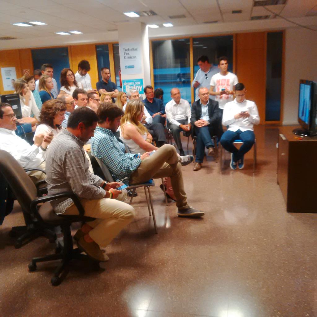 ppcv's tweet photo. Desde el @ppcv hemos disfrutado de un #CaraACaraMTV en el que #AlbertoPresident es la única alternativa http://t.co/xNbGASvSdR
