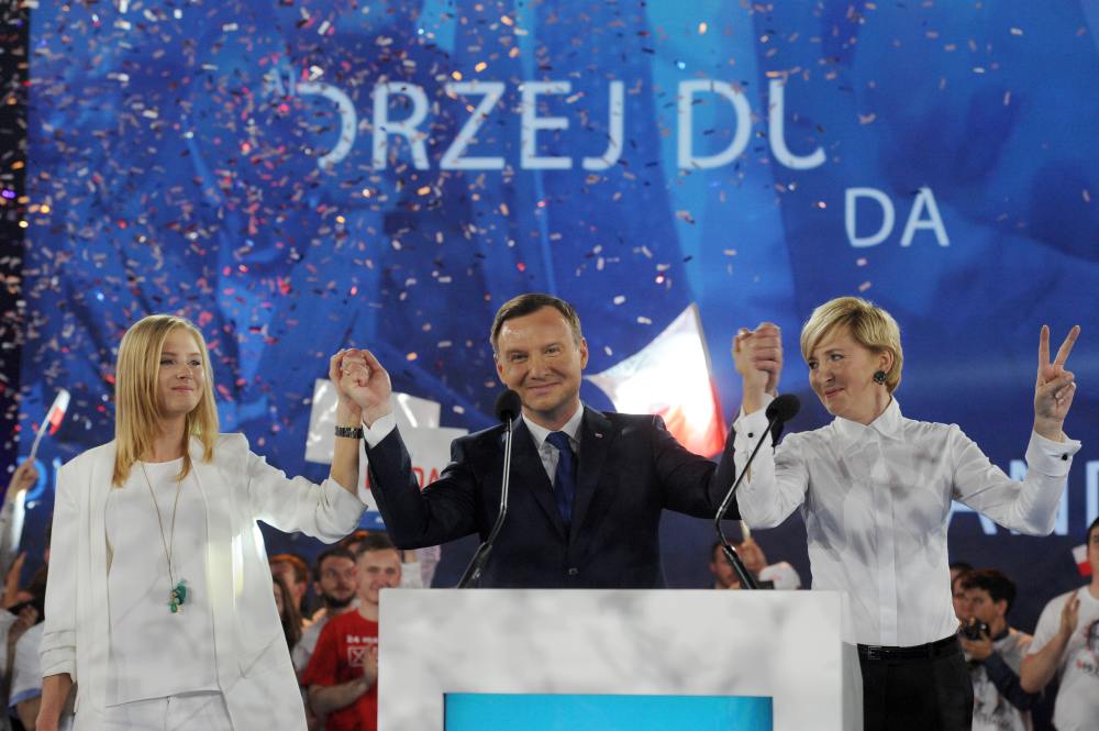 MagdalenaZuraw's tweet photo. Tylko razem jesteśmy w stanie naprawić Polskę!
Czytaj: http://t.co/ThyGrXlVYP i zmieniaj :)
#ToSięUda #DobraZmiana http://t.co/2c2jbJfSqX