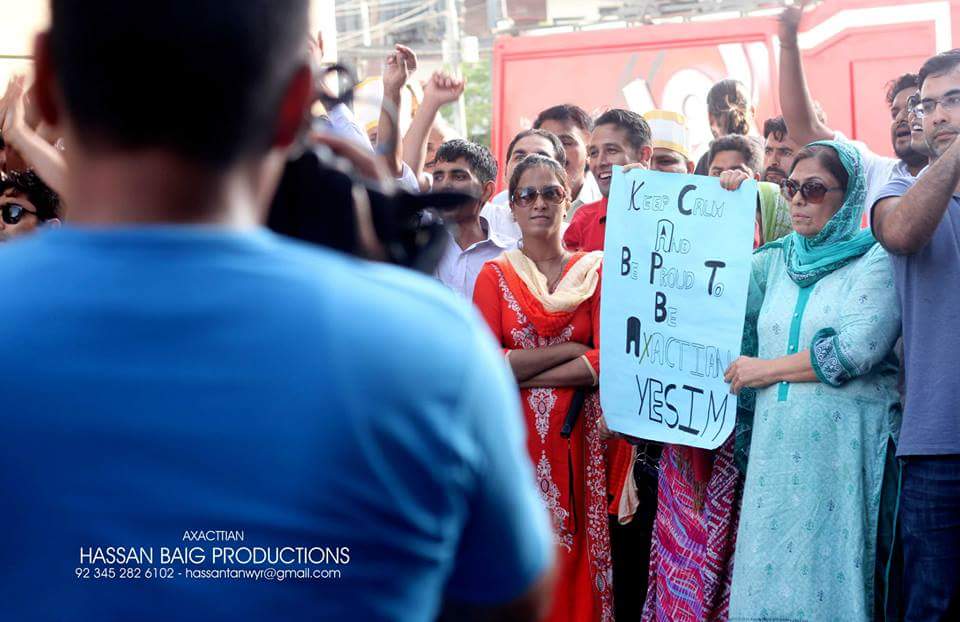 Dannrasheed's tweet photo. #Justice4Axact #StandwithAxact
Xactians / bol families & civil society supporters gathered for a peaceful protest. http://t.co/jY91BYC81Y
