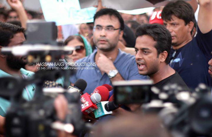 Dannrasheed's tweet photo. #Justice4Axact #StandwithAxact
Xactians / bol families & civil society supporters gathered for a peaceful protest. http://t.co/NRJVzqqjBQ