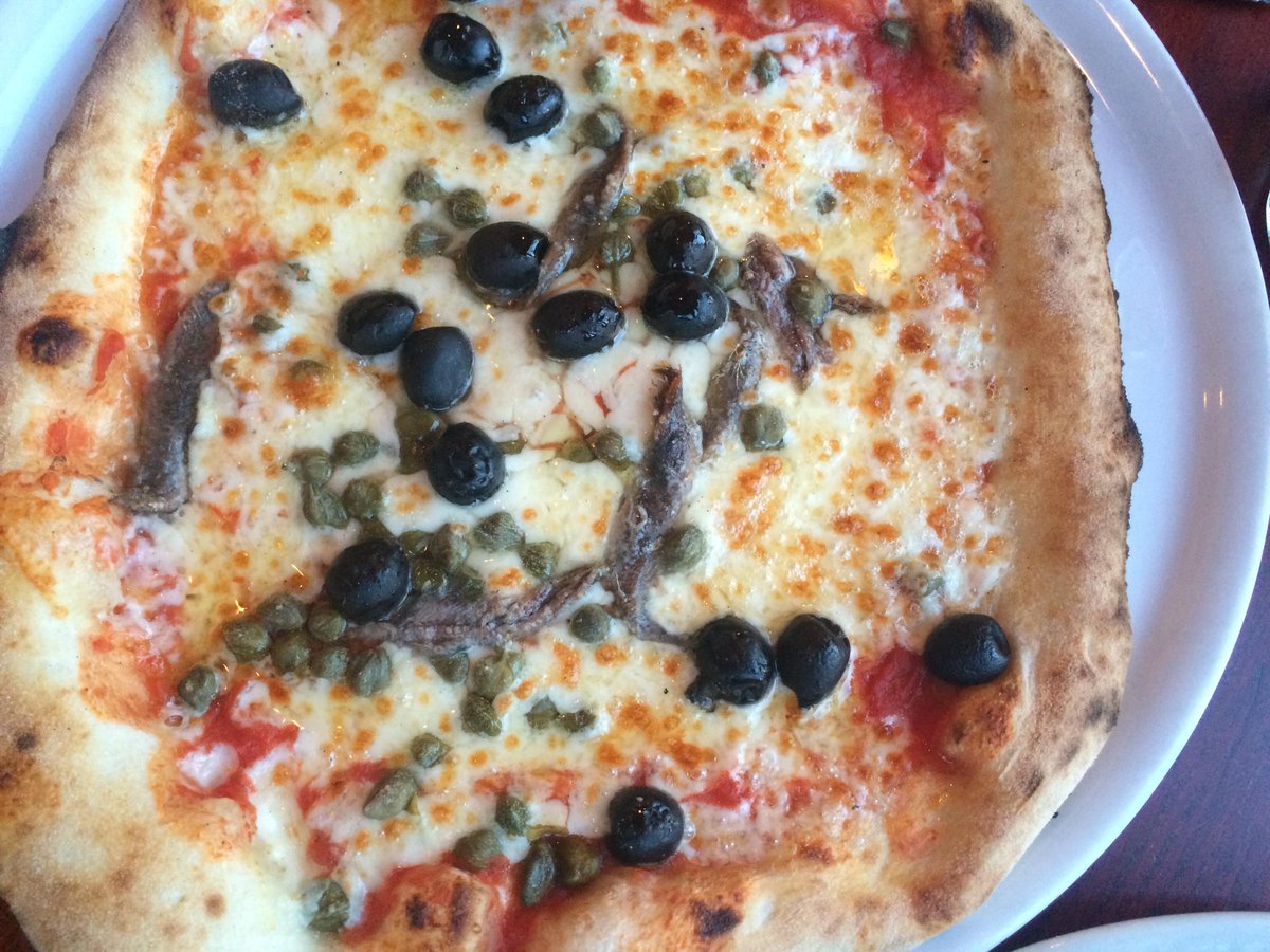 globex2000's tweet photo. Food destination of the week: Monte Cassino. Paris, France. Must try the Napolitana pizza!! #food #travel http://t.co/mP3z8GNXsg