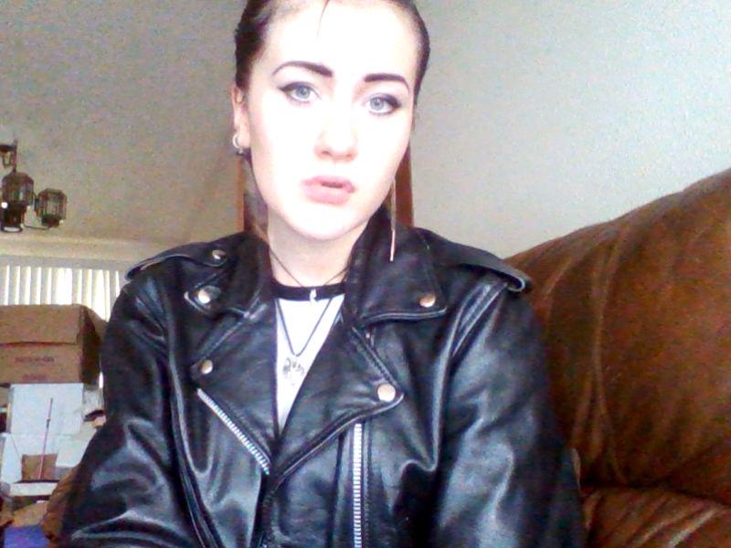 mitchfcute's tweet photo. first day of crypticon
feelin the crybaby vibe for some reason http://t.co/0dKKFNMRjq
