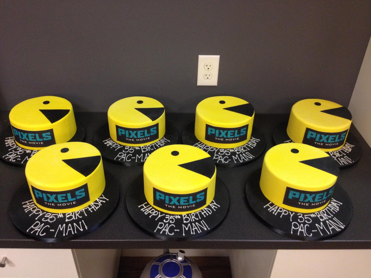 PieceOfCakeAZ's tweet photo. Happy Birthday, Pac-Man! @PixelsMovie #PixelsMovie http://t.co/r3DFN37XR1