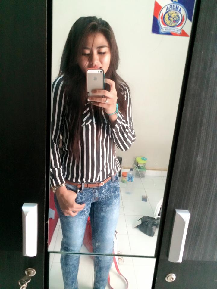 Sijorbut's tweet photo. setelah kerja banting tulang, kebeli juga baju ini -,- http://t.co/oNteu9PKmL