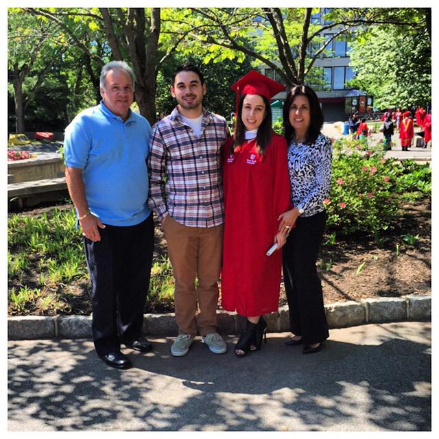B_M_L3's tweet photo. So this happened today! Woohoo #stonybrookjournalism NO MORE #stonybrookproblems π... Just some loans hahaha http://t.co/NKUnLgNo1e