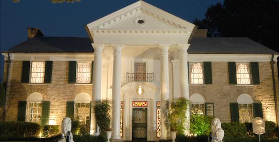 Het is vrijdag, je kan wel wat luchtig nieuws gebruiken.
Elvis' Graceland replica in Breda !! buff.ly/1PAFB0R