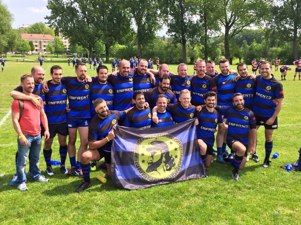 MadridTitanes's tweet photo. Los Titanes en Bruselas, es la primera vez que un equipo español participa en la @unioncup2015 :) #LGTB #Rugby http://t.co/RKQbJry2Wj