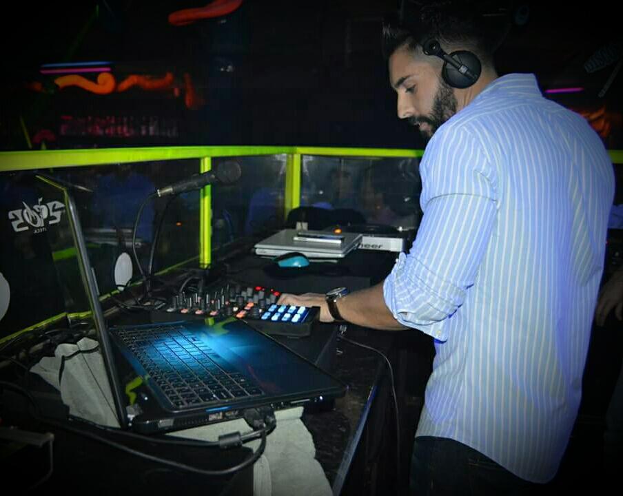 DavidQdj's tweet photo. Romería RUS en SIFOS con David Q Sábado 23 y domingo 24, tu mejor sesión comercial,éxitos,EDM...Regalo CD o pañuelo http://t.co/hSFLn0qOVE