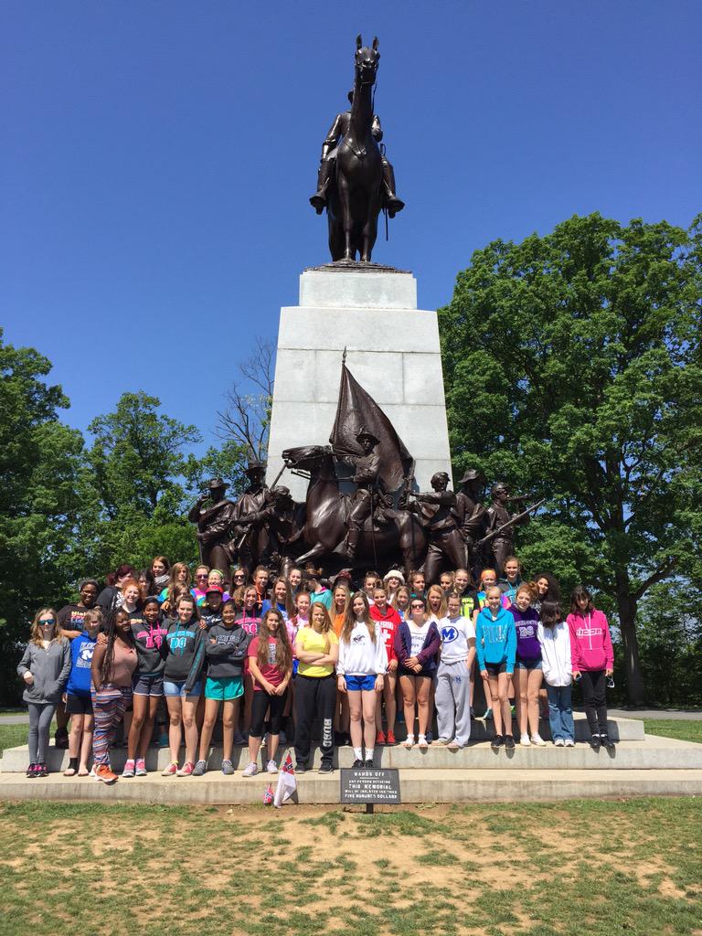 MMSteamsDC's tweet photo. Behind the breastwork! #Gettysburg #BurgtoDC http://t.co/ftKwixwvOi