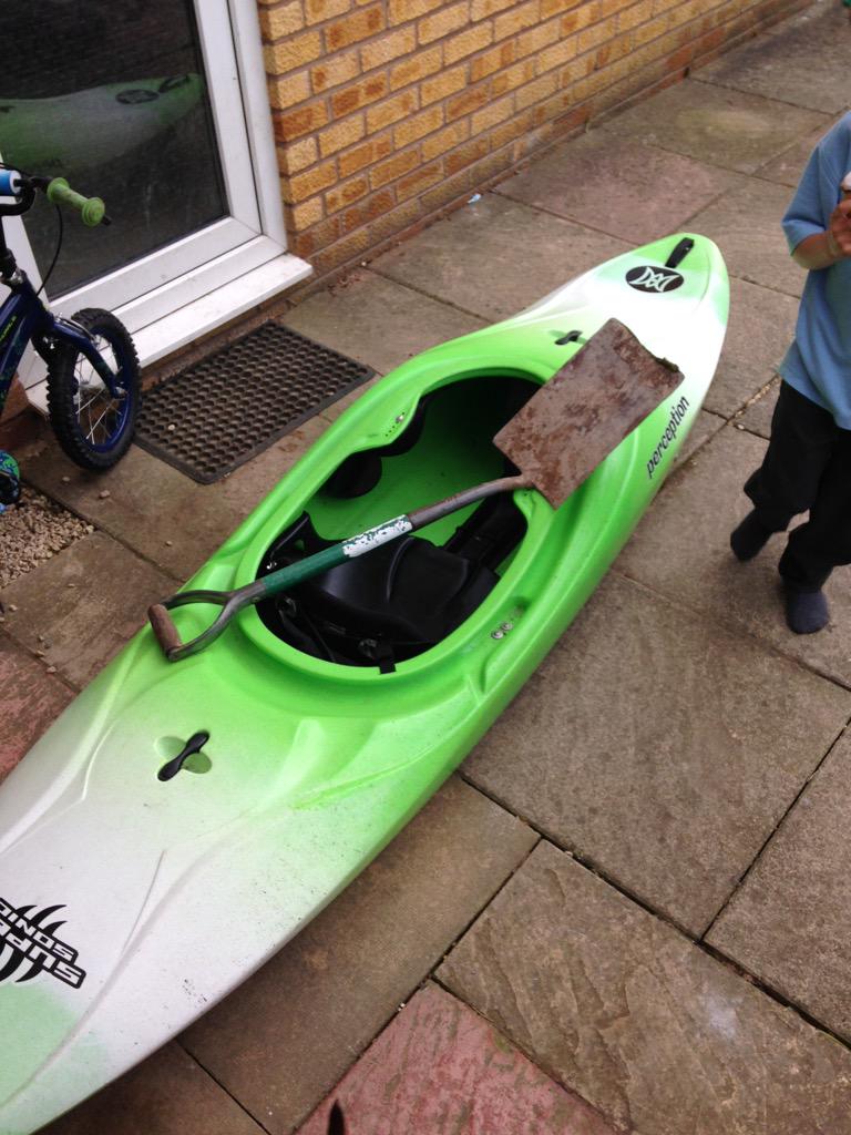 nathc86's tweet photo. @jakethack @LofftyCarl panic over... Found my paddle 👍🏻 http://t.co/EJRMcCHHzy