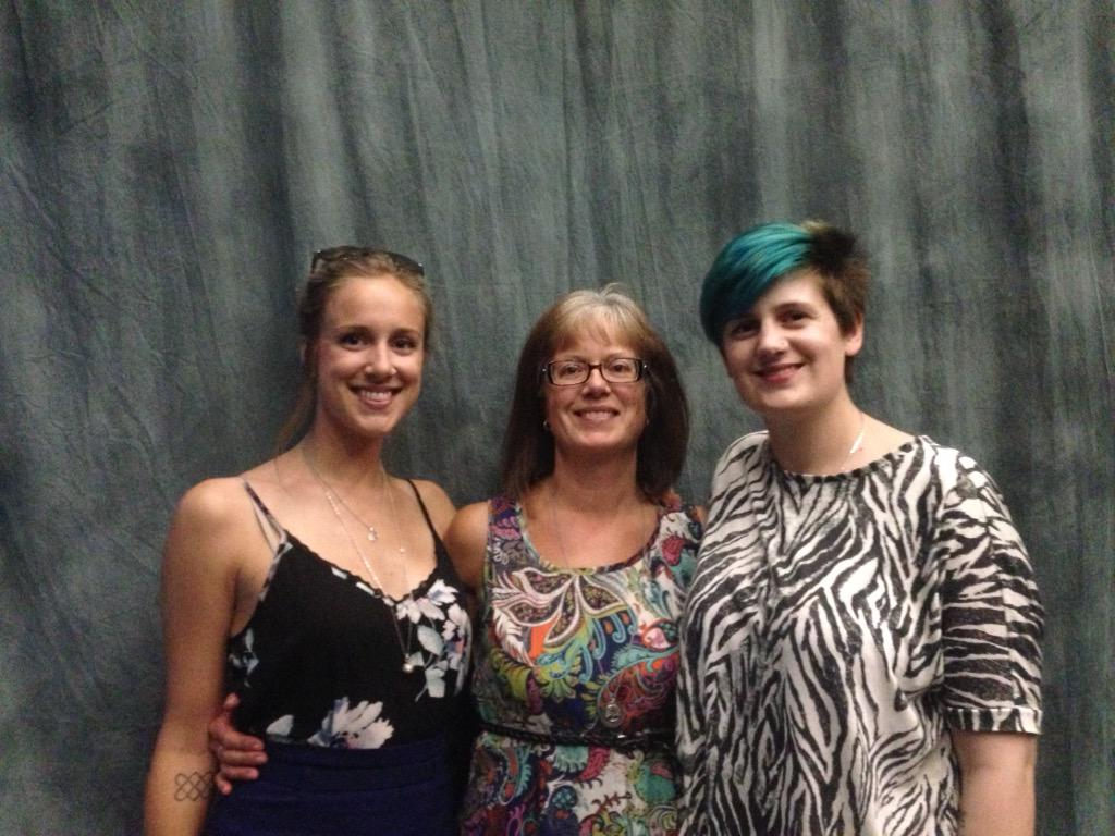 VeronicaDoleman's tweet photo. Was great to watch my mom receive her 15 yr service award for @FMCSD Lovely my sister was there as well :) #ymmed http://t.co/tvnBZ4ycIU