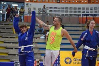LUCHA_CANARIA's tweet photo. Yasmina fariñas refuerza al Benchomo la próxima temporada. http://t.co/v91vqiFSI7