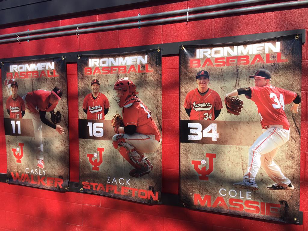 JacksonBullpen's tweet photo. S/O to our 2015 Seniors @cbwalker15 @StapletonZack @Cole_Massie Enjoy your day! http://t.co/GbG7DrAf2j