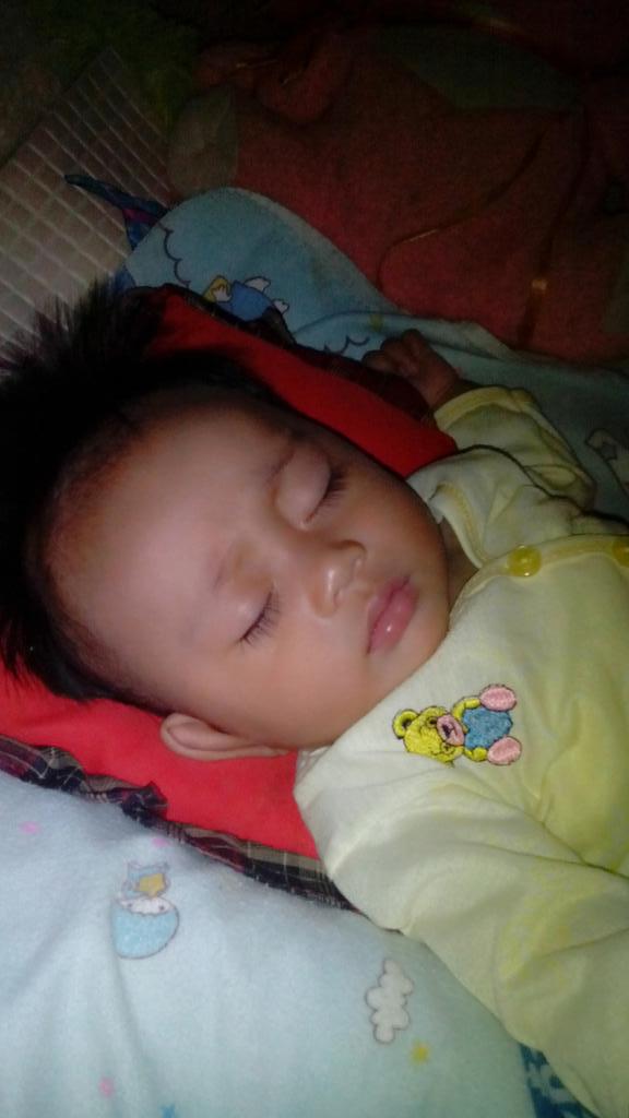 atika991's tweet photo. Zahra kesayangan ayah. http://t.co/RwCw9164vk