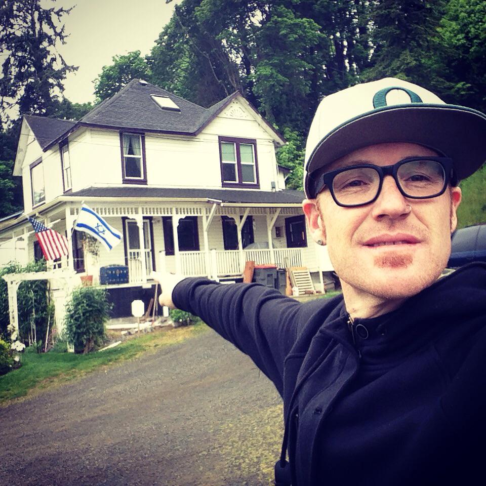 ryansmusic's tweet photo. @Corey_Feldman @TheJoshBrolin @SeanAstin stepped back into my childhood this morning! #thegoondocks π http://t.co/XfiXJ7DJrF
