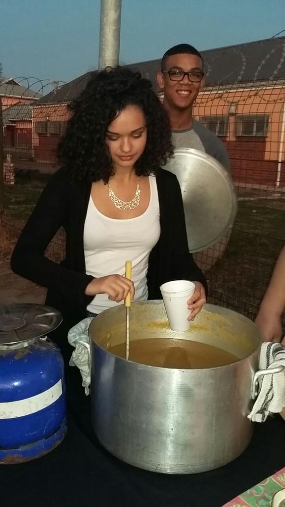 AlyIsCuddly's tweet photo. Soup Kitchen! Trying to change the world one step at a time😂 @SACWpageant http://t.co/MgIPk2GfON