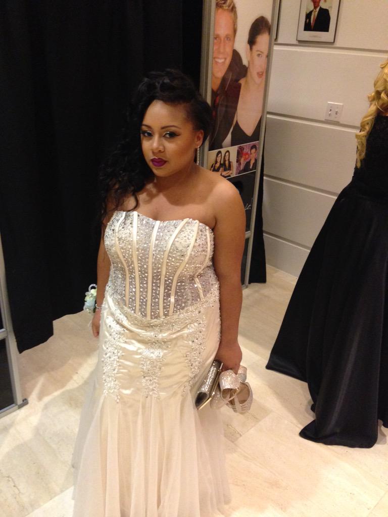 napsholdme's tweet photo. #recapofPROM #FriendlyProm2k15 http://t.co/0ZawcPW6kV