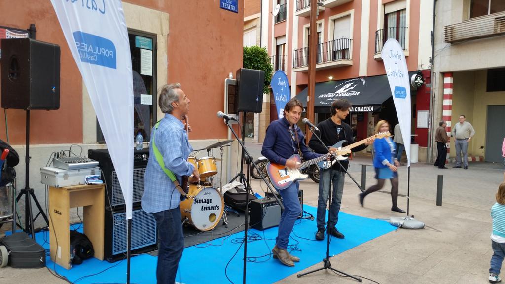 popularescs's tweet photo. Acabamos como empezamos la campaña hace 15 días: Con banda sonora incluida #PoryParaCs #VotaPP http://t.co/L3Dh8dwWNb