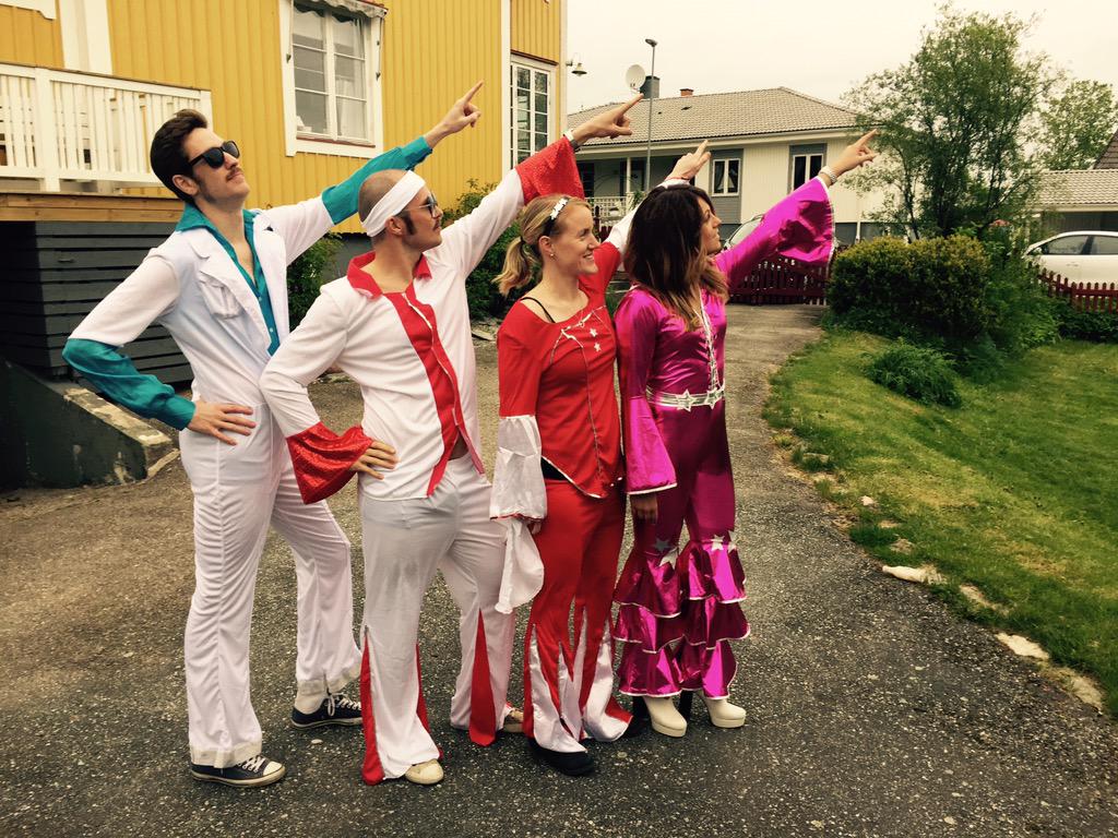 Personalfest och ABBA dyker upp, oväntat minst sagt #70-tal