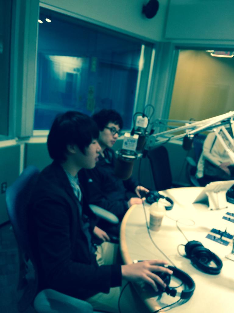 pianocleveland's tweet photo. Jae Hong Park and Yuanfan Yang, First Prize Winners, in the studio at WCLV with Angela Mitchell! #CIPCYA #congrats http://t.co/xfJs5IPUfW