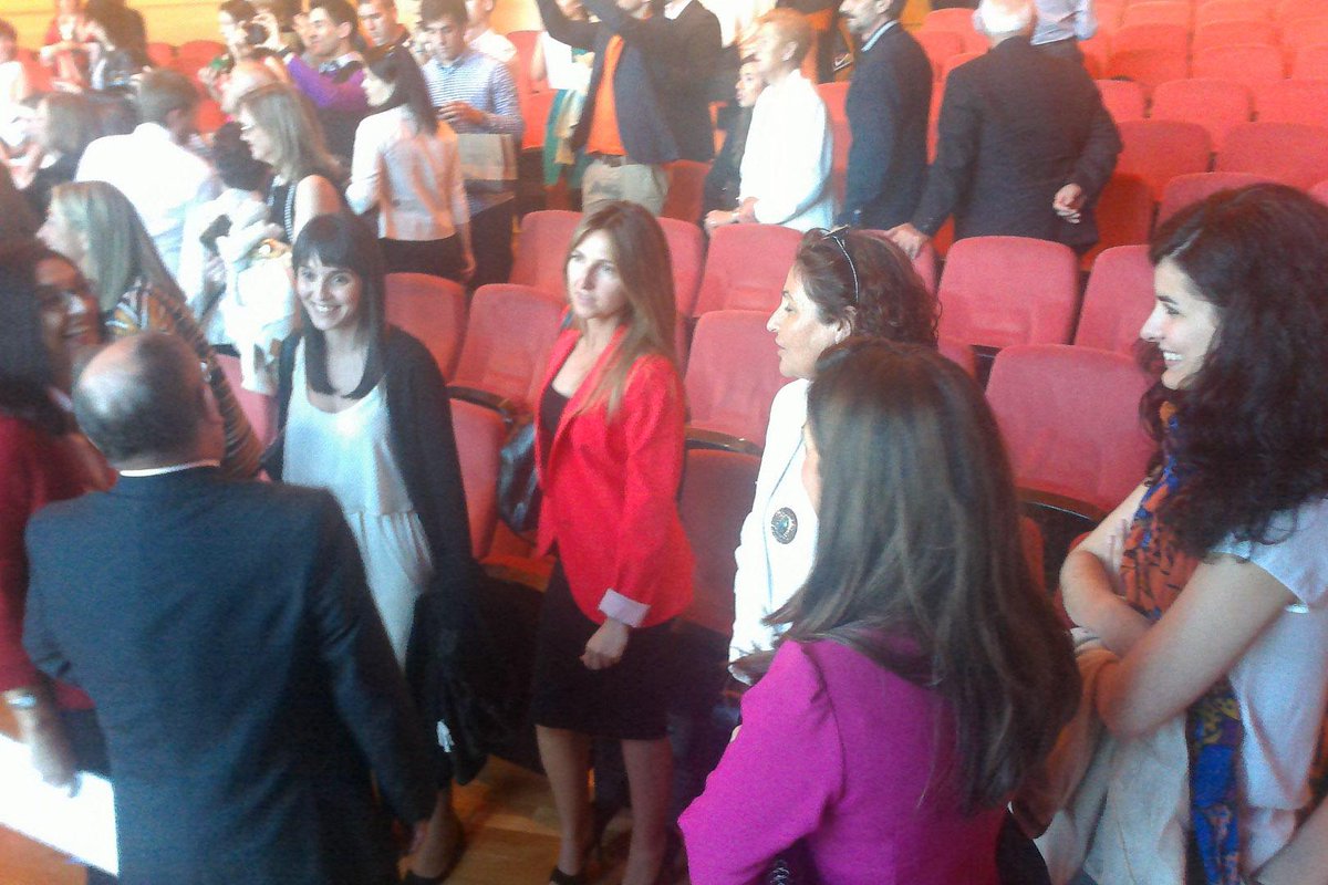 FCSaude_UDC's tweet photo. as profes encantadas http://t.co/086ppbg04H