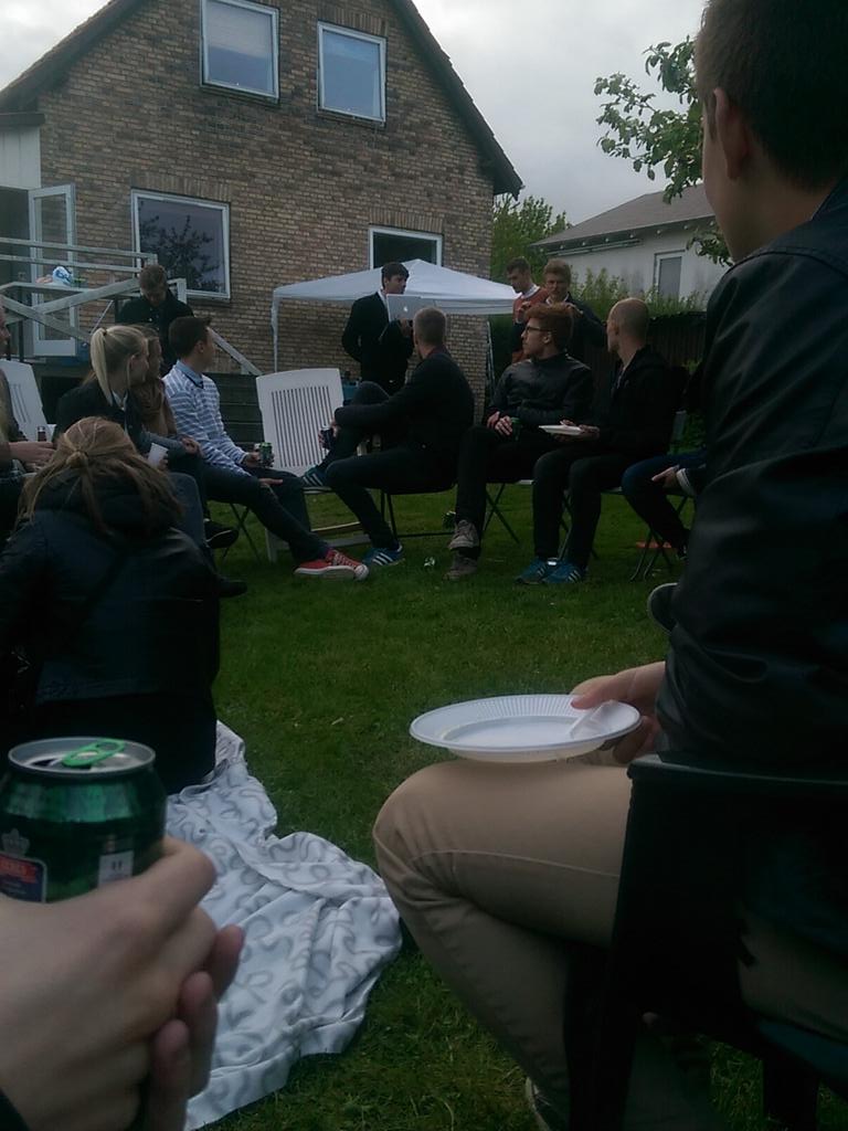 MathiasEliasBay's tweet photo. Ej hvor er de nervøse! #hold5ommer http://t.co/iyYof7RXf8
