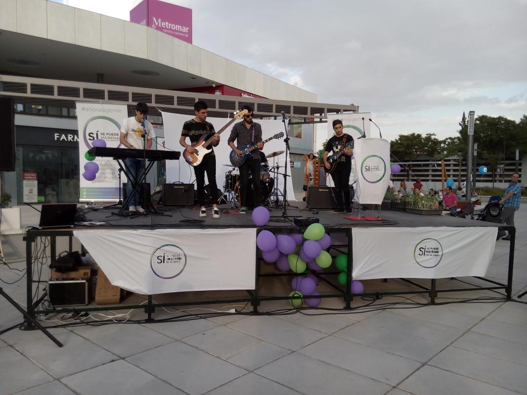 jldelavina's tweet photo. Prueba con @routepepeband  en el acto fin de campaña @SiSePuedeMA #ahoralagente http://t.co/XlCmHHuw4T