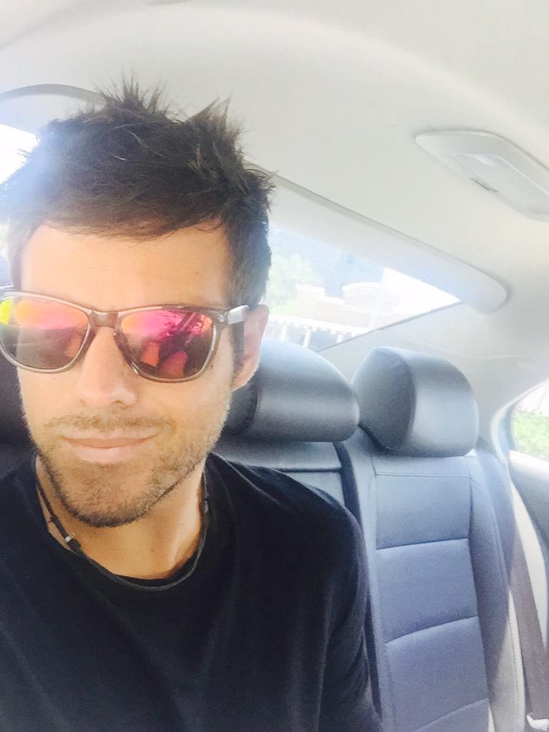 PabloLopezMusic's tweet photo. Mañana por la mañana pegaré la oreja a @Cadena_Dial @RafaCanoOficial estrena #ElMundoPabloLopez y yo no me lo pierdo! http://t.co/VPW26lEtqH