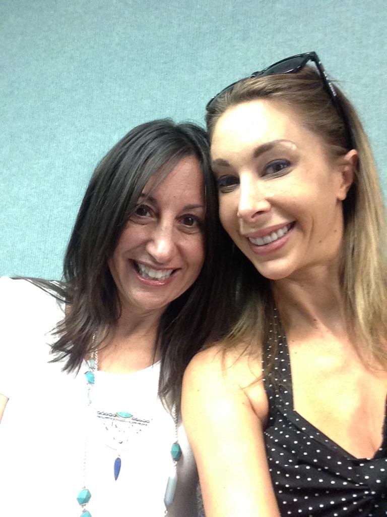 Foxy_Roxy_Show's tweet photo. TY @LVStyleCouture for being a guest today @Foxy_Roxy_Show @MinetteEnergist @VANR_LV @Freetips4vegas @LasVegasLocally http://t.co/nPXMuVQ20U
