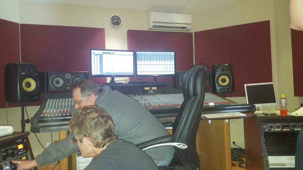 Joetermite's tweet photo. Misty rose recording studio http://t.co/A1LYiwEtiz