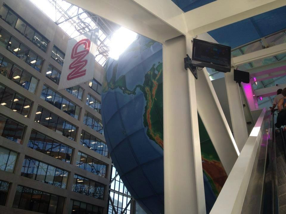 CNNCenter's tweet image. Going up! #CNNTour #MemorialDay 
To purchase tickets, visit cnn.com/tour/ or call 404.827.2300.